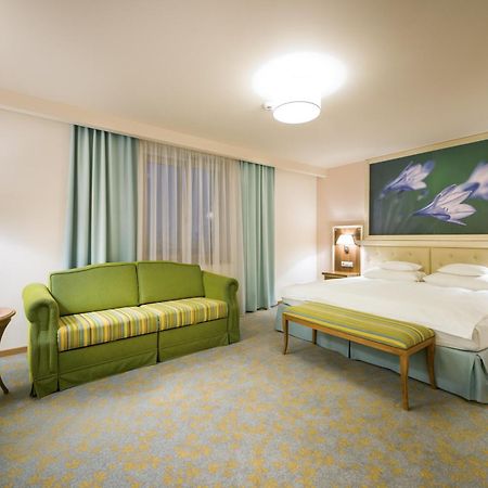 Hotel Sonnenhof Suceava Ngoại thất bức ảnh