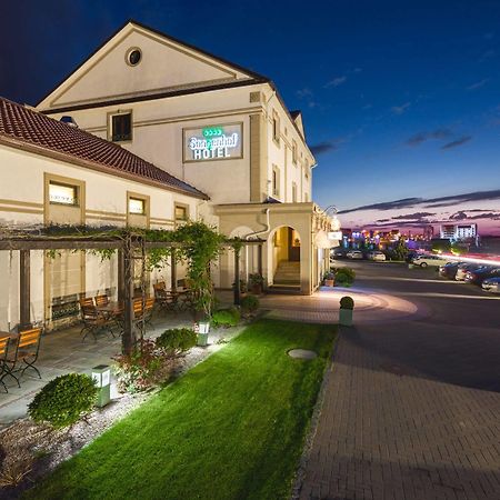 Hotel Sonnenhof Suceava Ngoại thất bức ảnh